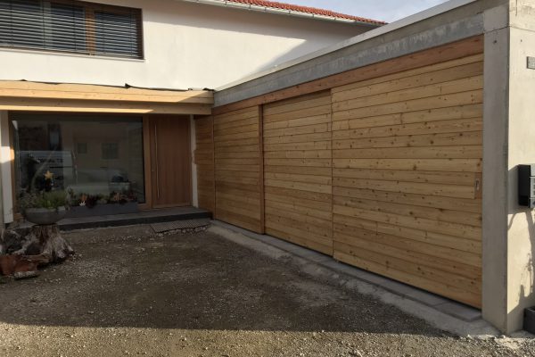 Schubtore und Eingangsüberdachung Roßhaupten